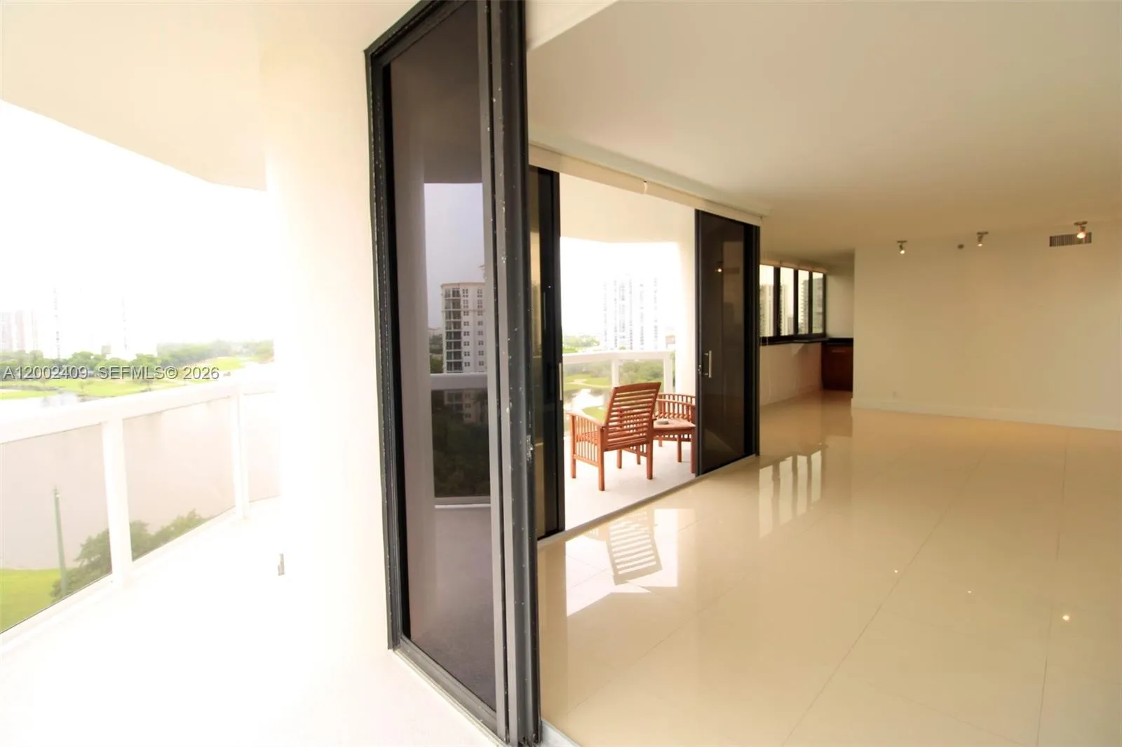 20185 E Country Club Dr 1105, Aventura, Florida 33, Aventura, Florida 33180, 2 Bedrooms Bedrooms, ,2 BathroomsBathrooms,Residential,For Sale,20185 E Country Club Dr 1105, Aventura, Florida 33,A12002409