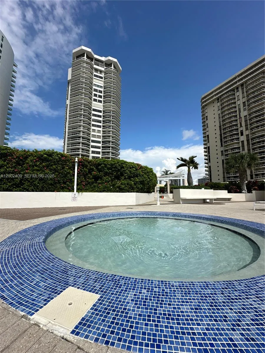 20185 E Country Club Dr 1105, Aventura, Florida 33, Aventura, Florida 33180, 2 Bedrooms Bedrooms, ,2 BathroomsBathrooms,Residential,For Sale,20185 E Country Club Dr 1105, Aventura, Florida 33,A12002409