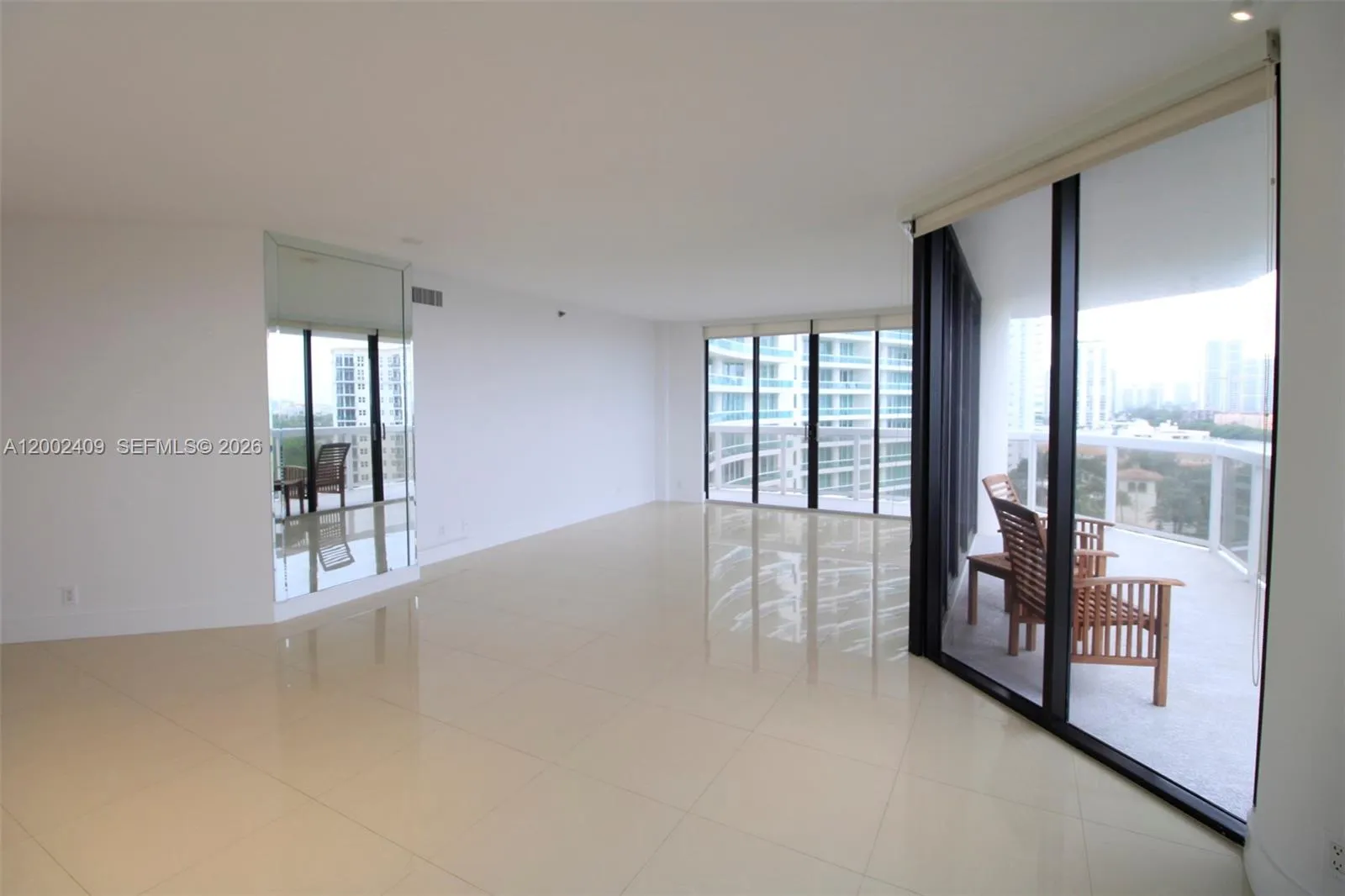 20185 E Country Club Dr 1105, Aventura, Florida 33, Aventura, Florida 33180, 2 Bedrooms Bedrooms, ,2 BathroomsBathrooms,Residential,For Sale,20185 E Country Club Dr 1105, Aventura, Florida 33,A12002409