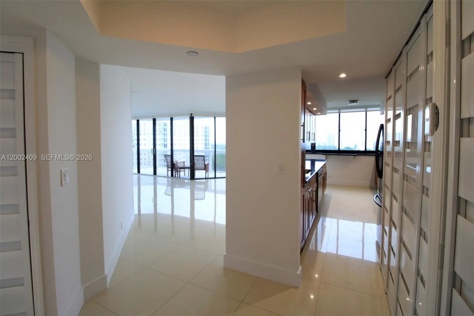 20185 E Country Club Dr 1105, Aventura, Florida 33, Aventura, Florida 33180, 2 Bedrooms Bedrooms, ,2 BathroomsBathrooms,Residential,For Sale,20185 E Country Club Dr 1105, Aventura, Florida 33,A12002409