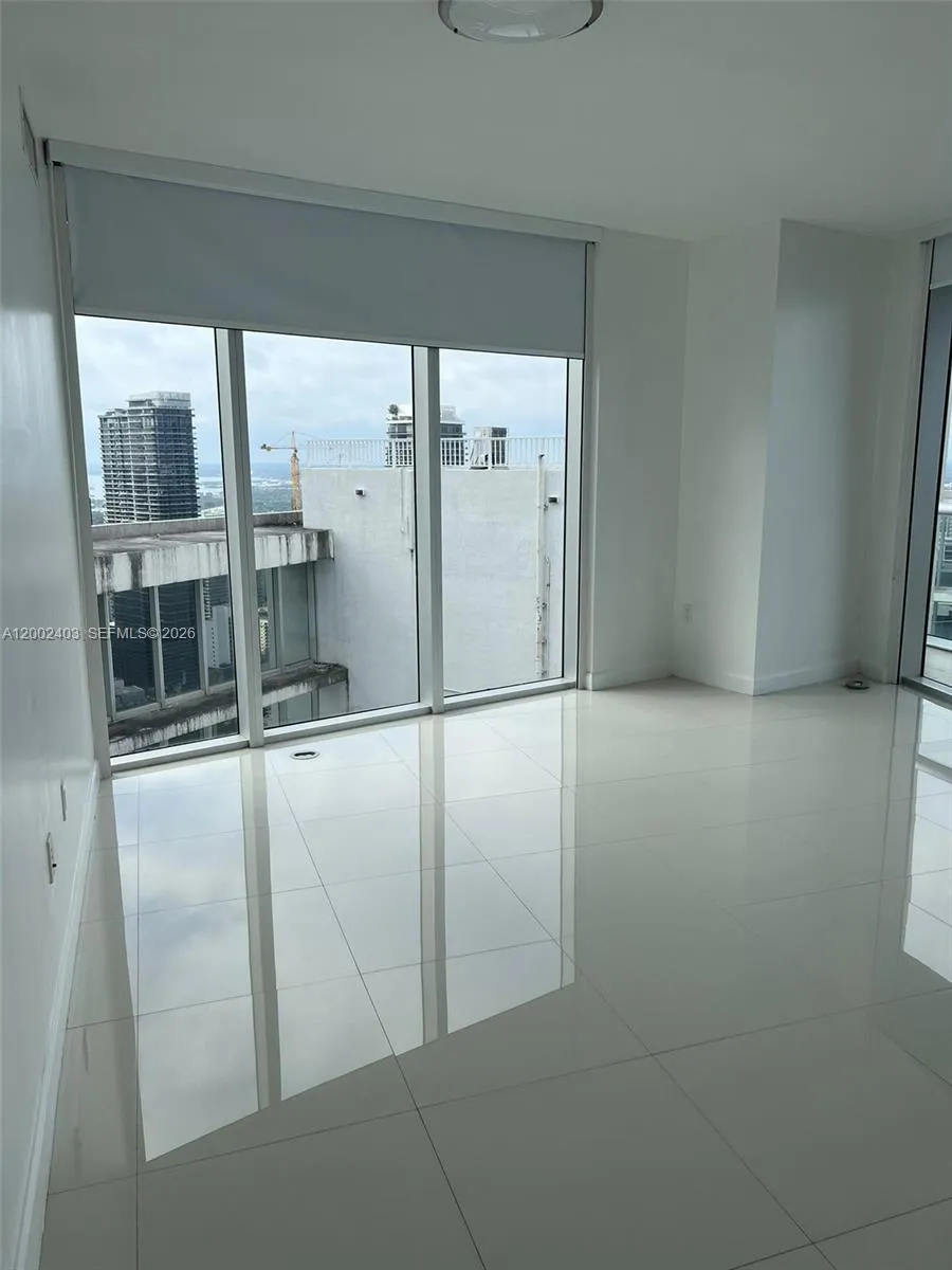 475 Brickell Ave 5508, Miami, Florida 33131, Miami, Florida 33131, 1 Bedroom Bedrooms, ,1 BathroomBathrooms,Residential,For Sale,475 Brickell Ave 5508, Miami, Florida 33131,A12002403