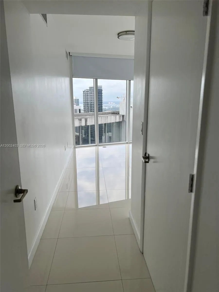 475 Brickell Ave 5508, Miami, Florida 33131, Miami, Florida 33131, 1 Bedroom Bedrooms, ,1 BathroomBathrooms,Residential,For Sale,475 Brickell Ave 5508, Miami, Florida 33131,A12002403