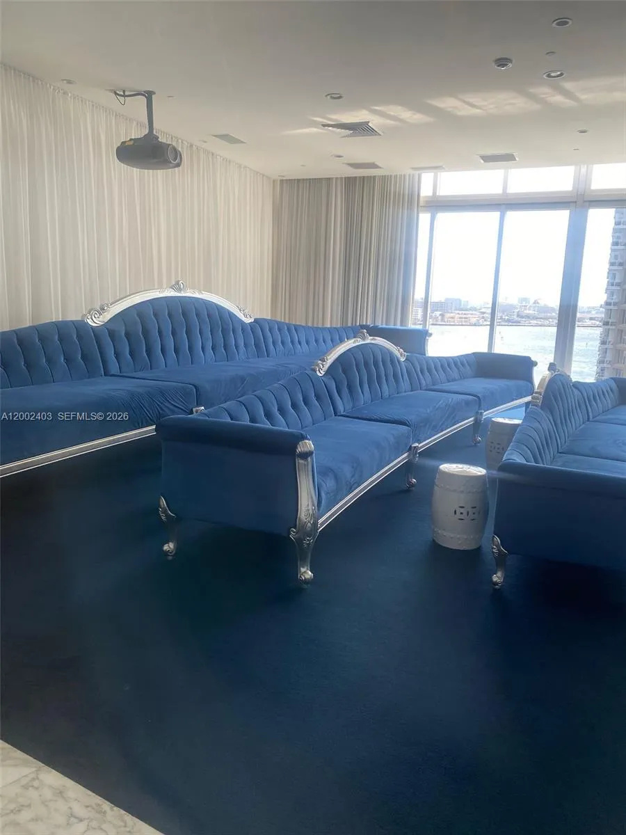 475 Brickell Ave 5508, Miami, Florida 33131, Miami, Florida 33131, 1 Bedroom Bedrooms, ,1 BathroomBathrooms,Residential,For Sale,475 Brickell Ave 5508, Miami, Florida 33131,A12002403