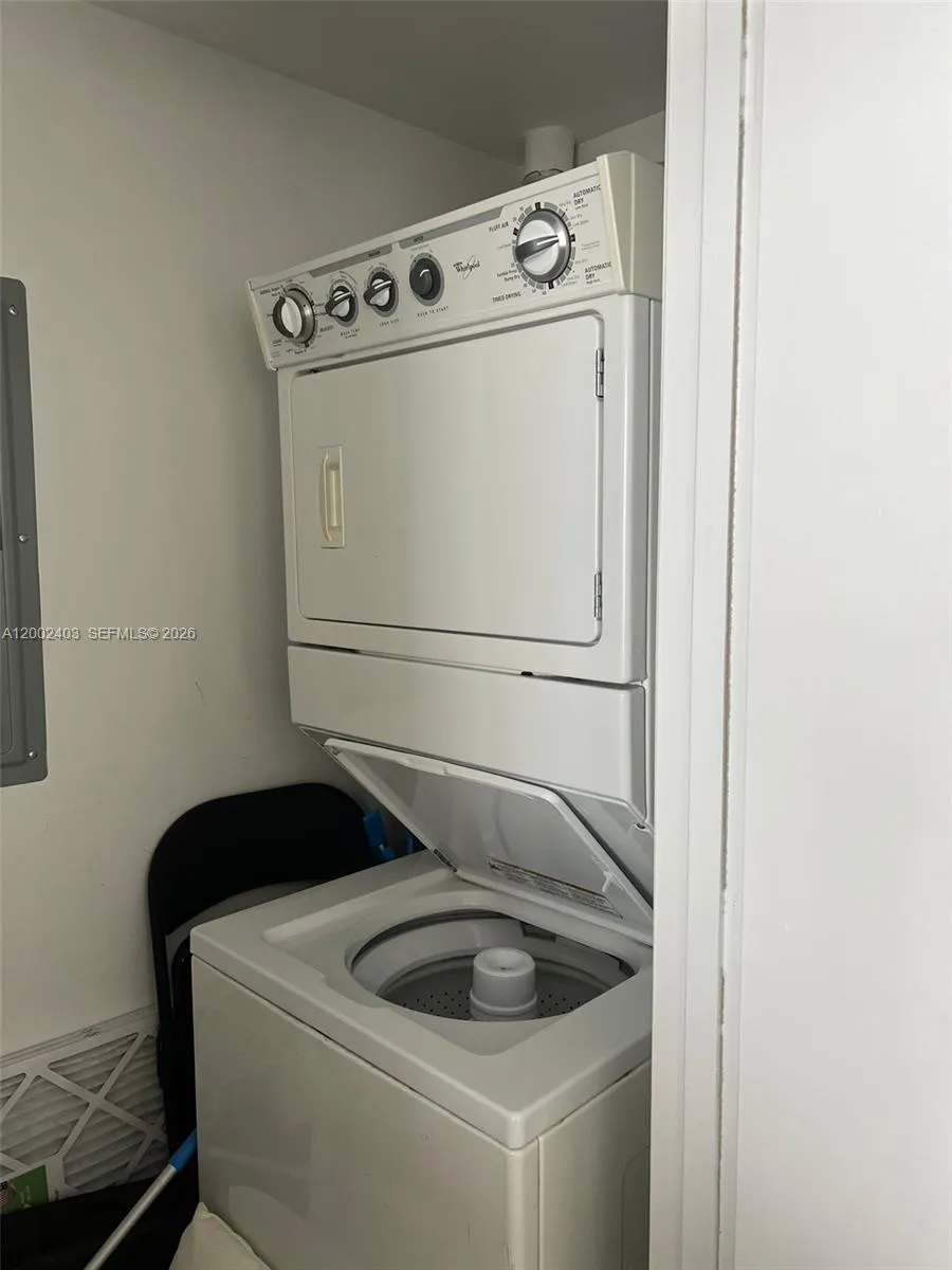 475 Brickell Ave 5508, Miami, Florida 33131, Miami, Florida 33131, 1 Bedroom Bedrooms, ,1 BathroomBathrooms,Residential,For Sale,475 Brickell Ave 5508, Miami, Florida 33131,A12002403