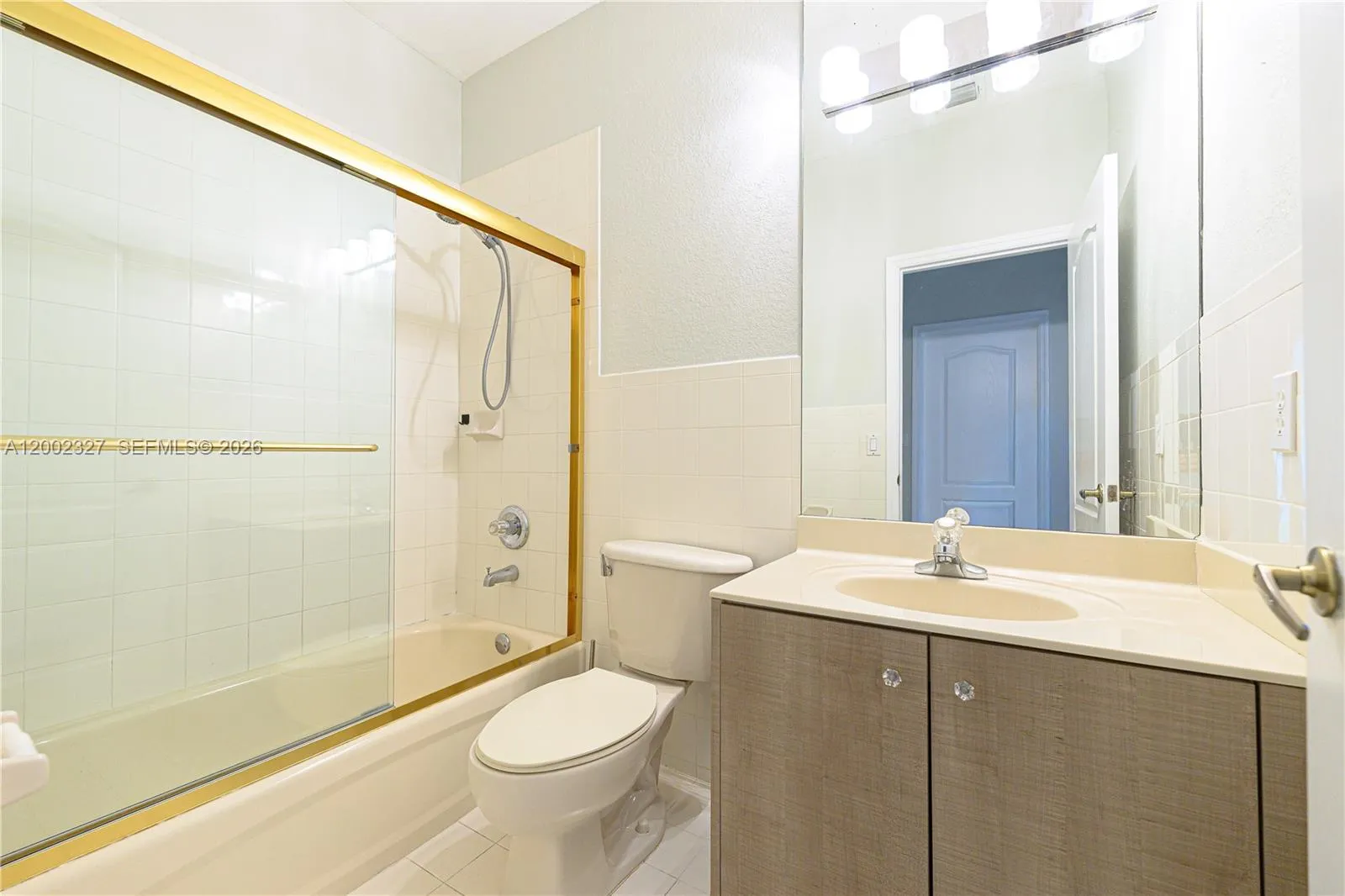 8964 W Flagler St 206, Miami, Florida 33174, Miami, Florida 33174, 3 Bedrooms Bedrooms, ,2 BathroomsBathrooms,Residential,For Sale,8964 W Flagler St 206, Miami, Florida 33174,A12002327