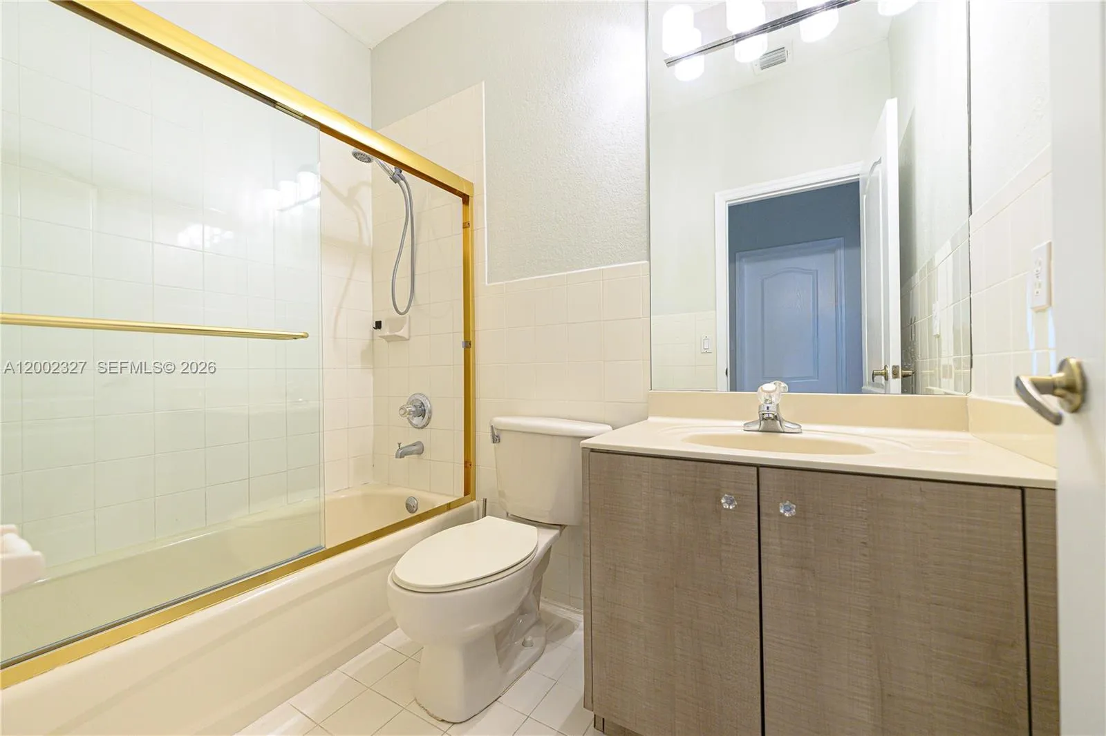 8964 W Flagler St 206, Miami, Florida 33174, Miami, Florida 33174, 3 Bedrooms Bedrooms, ,2 BathroomsBathrooms,Residential,For Sale,8964 W Flagler St 206, Miami, Florida 33174,A12002327