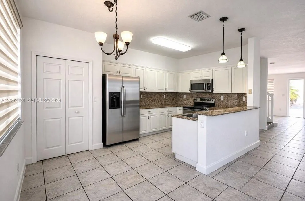 10911 Nw 79th St ., Doral, Florida 33178, Doral, Florida 33178, 4 Bedrooms Bedrooms, ,2 BathroomsBathrooms,Residential Lease,For Rent,10911 Nw 79th St ., Doral, Florida 33178,A12002434