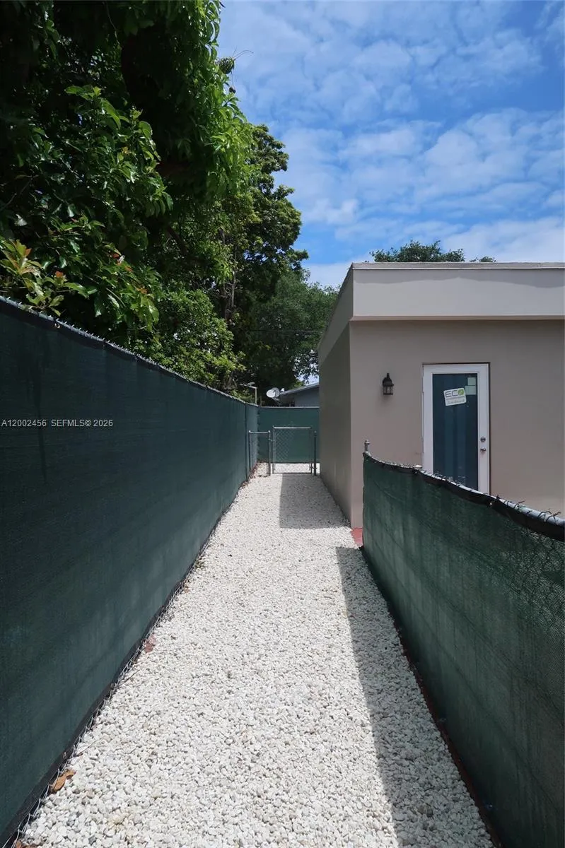 2637 Nw 23rd Ct, Miami, Florida 33142, Miami, Florida 33142, ,Residential Income,For Sale,2637 Nw 23rd Ct, Miami, Florida 33142,A12002456