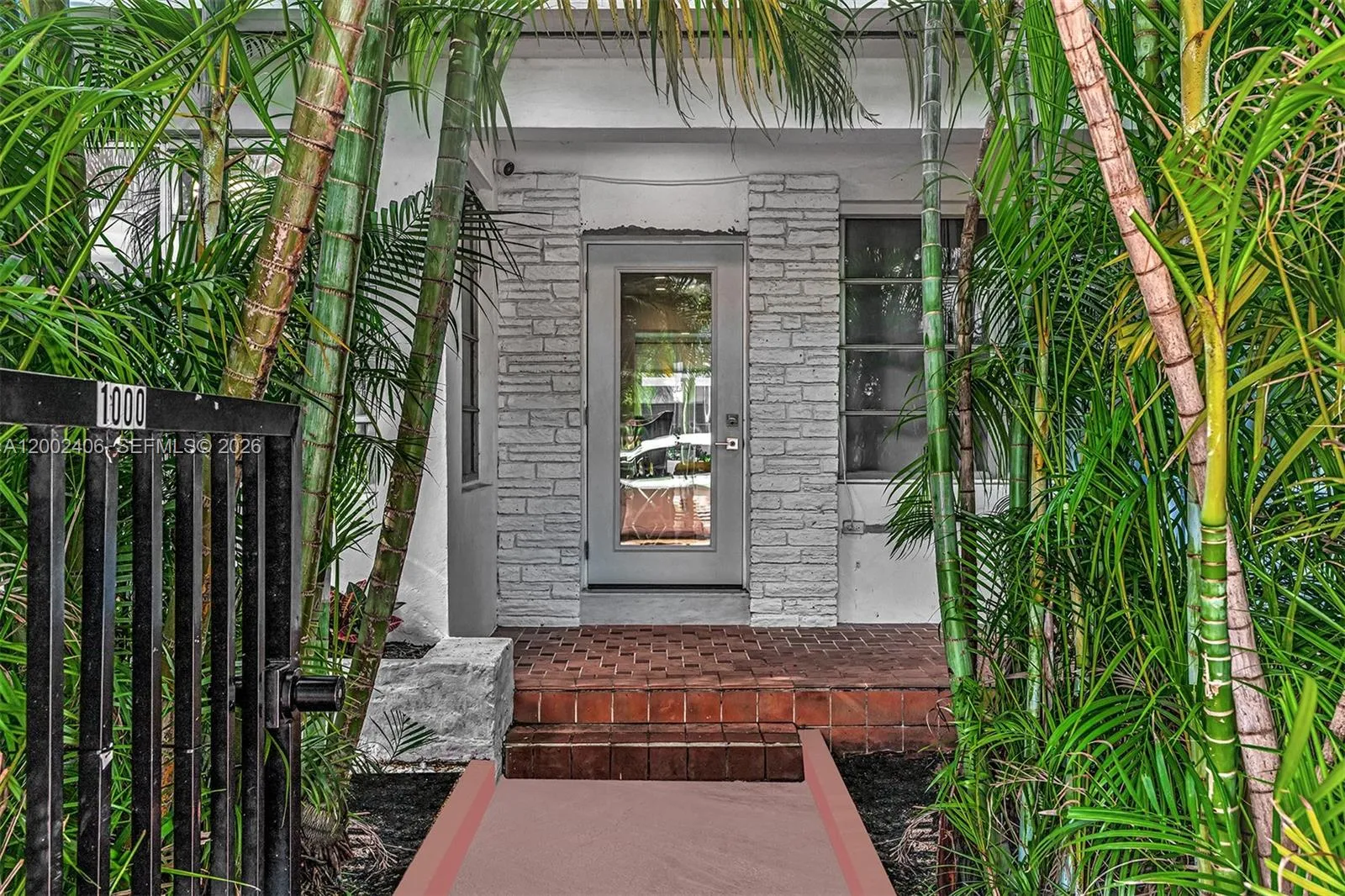 1002 10th St 1002, Miami Beach, Florida 33139, Miami Beach, Florida 33139, 2 Bedrooms Bedrooms, ,1 BathroomBathrooms,Residential Lease,For Rent,1002 10th St 1002, Miami Beach, Florida 33139,A12002406