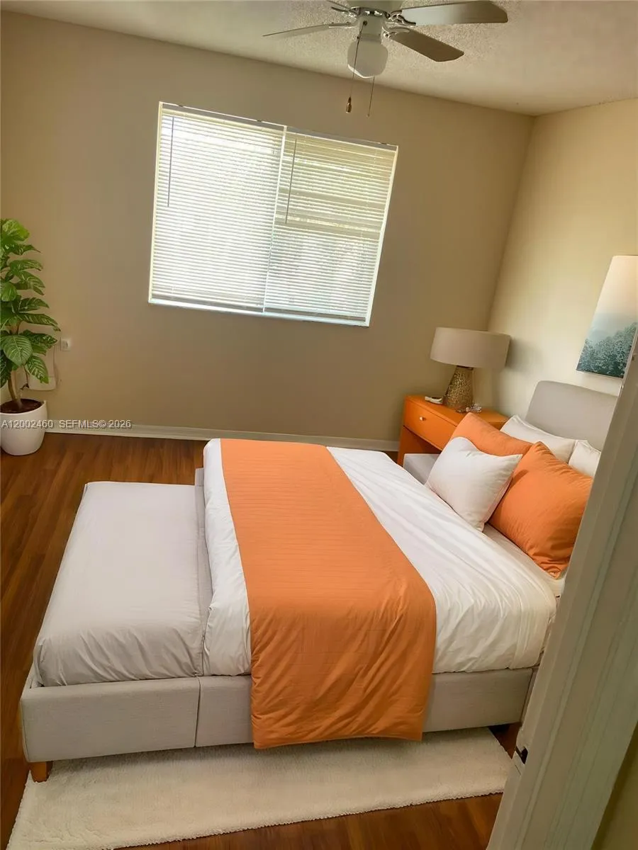 Hollywood, Florida 33021, 1 Bedroom Bedrooms, ,1 BathroomBathrooms,Residential,For Sale,A12002460