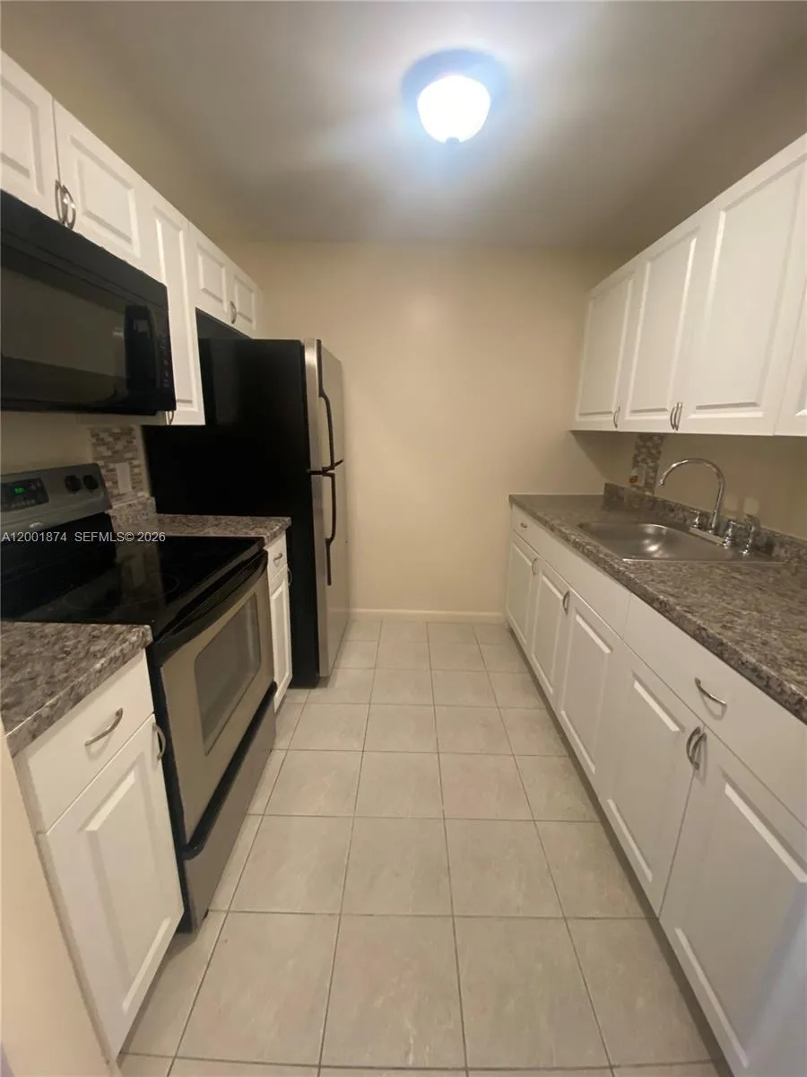 800 Sw 131st Ave 311f, Pembroke Pines, Florida 330, Pembroke Pines, Florida 33027, 1 Bedroom Bedrooms, ,1 BathroomBathrooms,Residential Lease,For Rent,800 Sw 131st Ave 311f, Pembroke Pines, Florida 330,A12001874