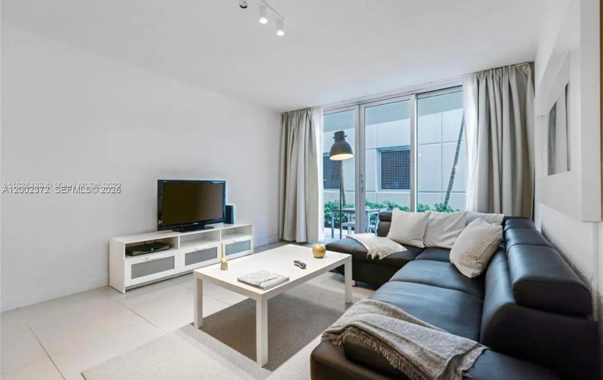 3901 S Ocean Dr 1b, Hollywood, Florida 33019, Hollywood, Florida 33019, 1 Bedroom Bedrooms, ,1 BathroomBathrooms,Residential,For Sale,3901 S Ocean Dr 1b, Hollywood, Florida 33019,A12002372