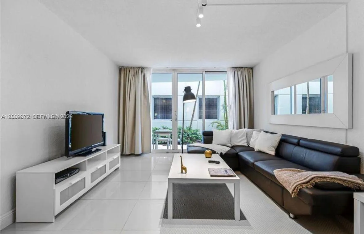 3901 S Ocean Dr 1b, Hollywood, Florida 33019, Hollywood, Florida 33019, 1 Bedroom Bedrooms, ,1 BathroomBathrooms,Residential,For Sale,3901 S Ocean Dr 1b, Hollywood, Florida 33019,A12002372