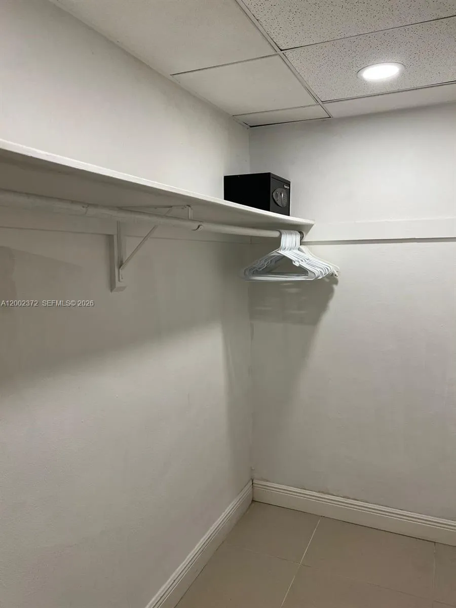 3901 S Ocean Dr 1b, Hollywood, Florida 33019, Hollywood, Florida 33019, 1 Bedroom Bedrooms, ,1 BathroomBathrooms,Residential,For Sale,3901 S Ocean Dr 1b, Hollywood, Florida 33019,A12002372