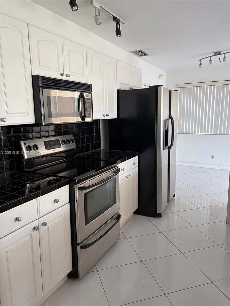 3205 Liberty St, Hollywood, Florida 33021, Hollywood, Florida 33021, 3 Bedrooms Bedrooms, ,2 BathroomsBathrooms,Residential Lease,For Rent,3205 Liberty St, Hollywood, Florida 33021,A12001510