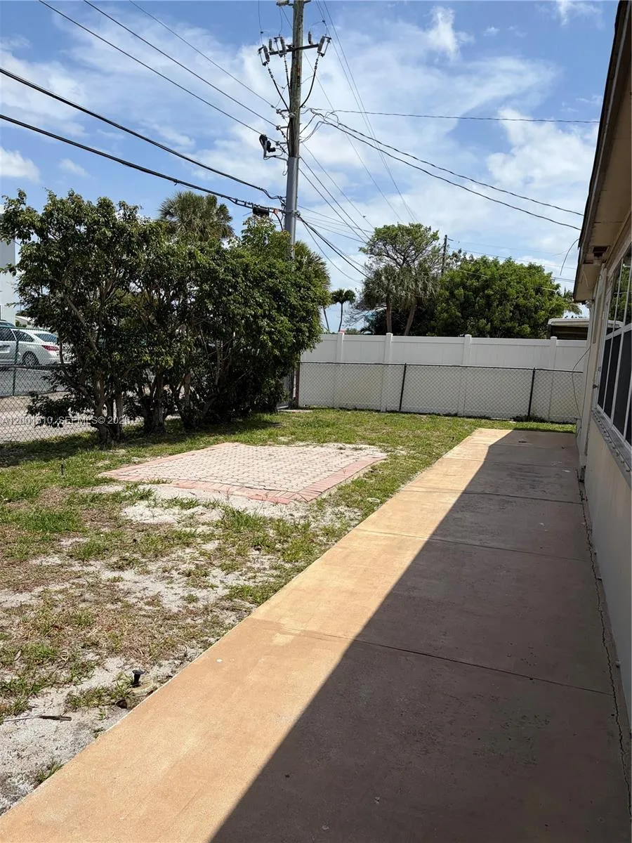 3205 Liberty St, Hollywood, Florida 33021, Hollywood, Florida 33021, 3 Bedrooms Bedrooms, ,2 BathroomsBathrooms,Residential Lease,For Rent,3205 Liberty St, Hollywood, Florida 33021,A12001510