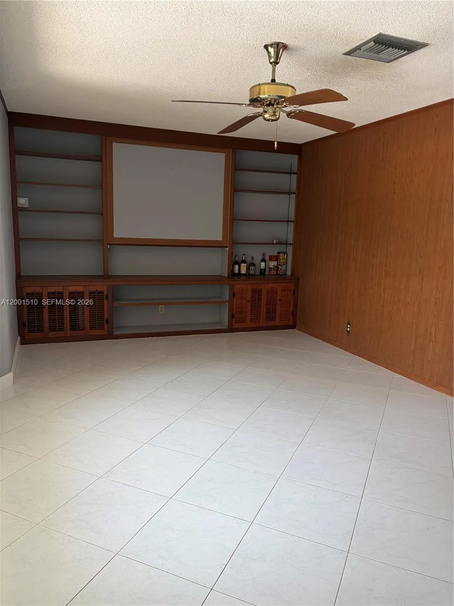 3205 Liberty St, Hollywood, Florida 33021, Hollywood, Florida 33021, 3 Bedrooms Bedrooms, ,2 BathroomsBathrooms,Residential Lease,For Rent,3205 Liberty St, Hollywood, Florida 33021,A12001510