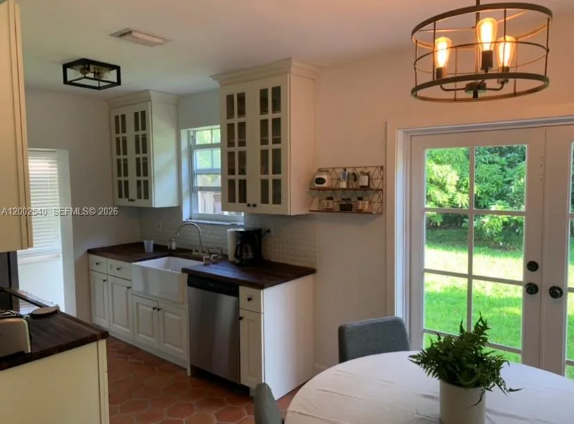 4619 Sw 10th St ., Miami, Florida 33134, Miami, Florida 33134, 3 Bedrooms Bedrooms, ,2 BathroomsBathrooms,Residential Lease,For Rent,4619 Sw 10th St ., Miami, Florida 33134,A12002540
