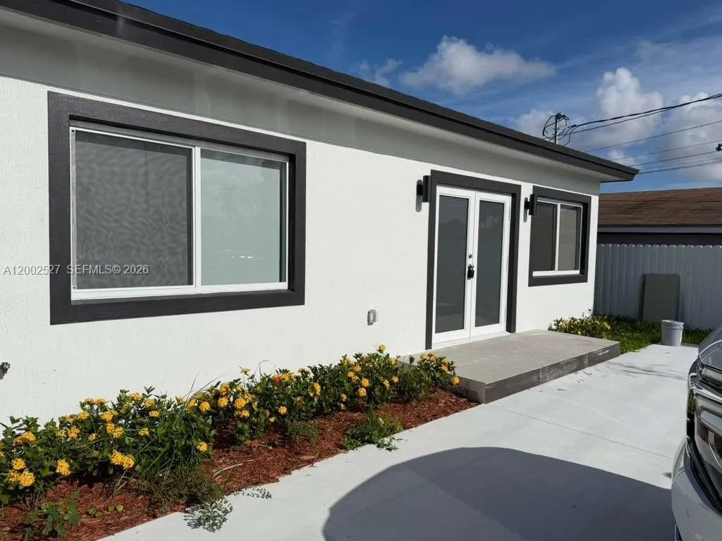 831 Se 9th Ave, Hialeah, Florida 33010, Hialeah, Florida 33010, 4 Bedrooms Bedrooms, ,4 BathroomsBathrooms,Residential Lease,For Rent,831 Se 9th Ave, Hialeah, Florida 33010,A12002527
