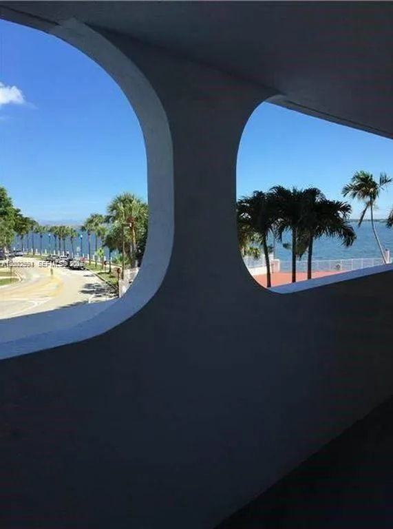 200 Se 15th Rd 3f, Miami, Florida 33129, Miami, Florida 33129, 1 Bedroom Bedrooms, ,1 BathroomBathrooms,Residential Lease,For Rent,200 Se 15th Rd 3f, Miami, Florida 33129,A12002594