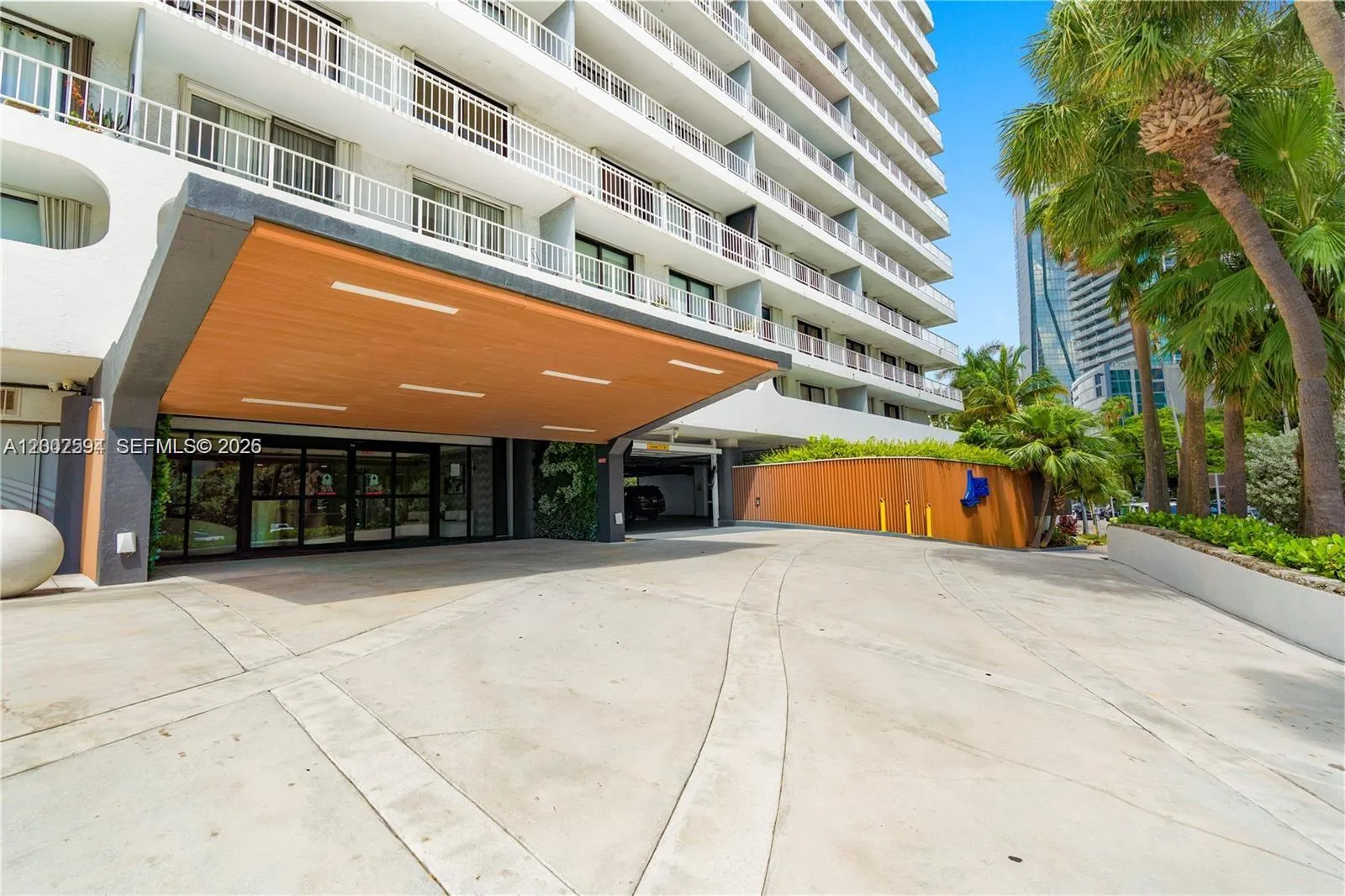 200 Se 15th Rd 3f, Miami, Florida 33129, Miami, Florida 33129, 1 Bedroom Bedrooms, ,1 BathroomBathrooms,Residential Lease,For Rent,200 Se 15th Rd 3f, Miami, Florida 33129,A12002594