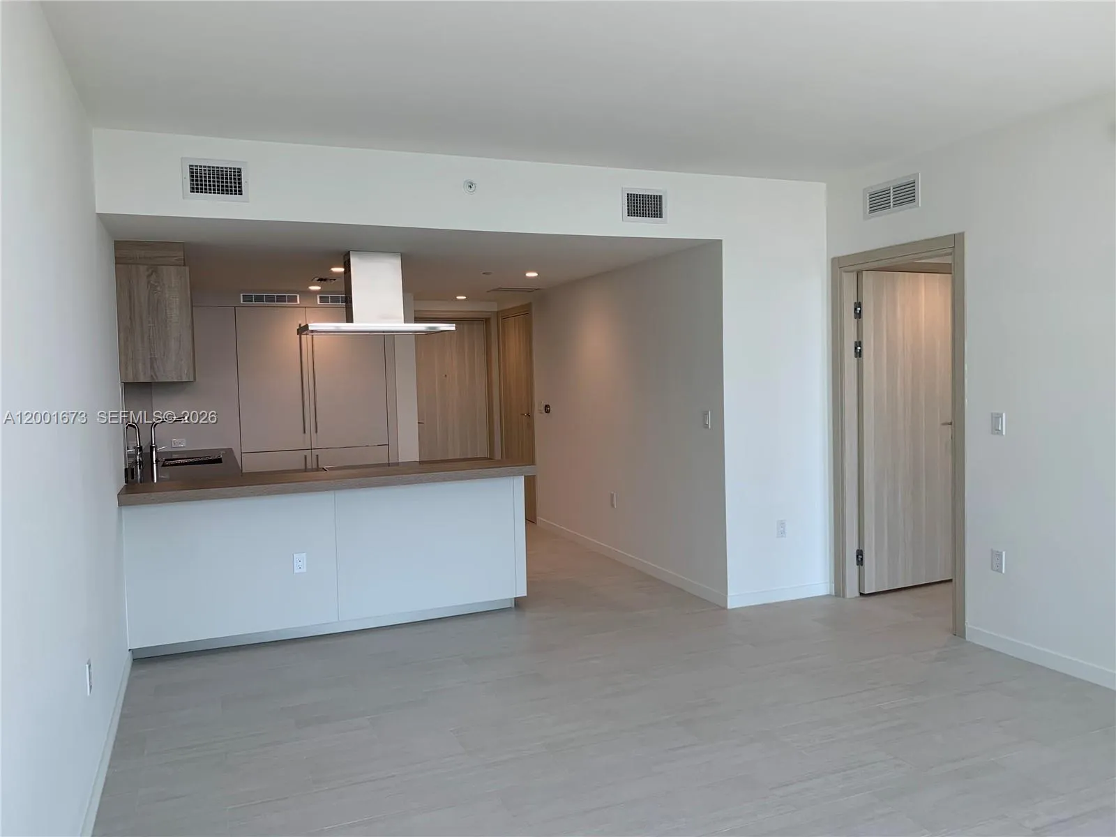 1000 Brickell Plz 3904, Miami, Florida 33131, Miami, Florida 33131, 1 Bedroom Bedrooms, ,1 BathroomBathrooms,Residential,For Sale,1000 Brickell Plz 3904, Miami, Florida 33131,A12001673