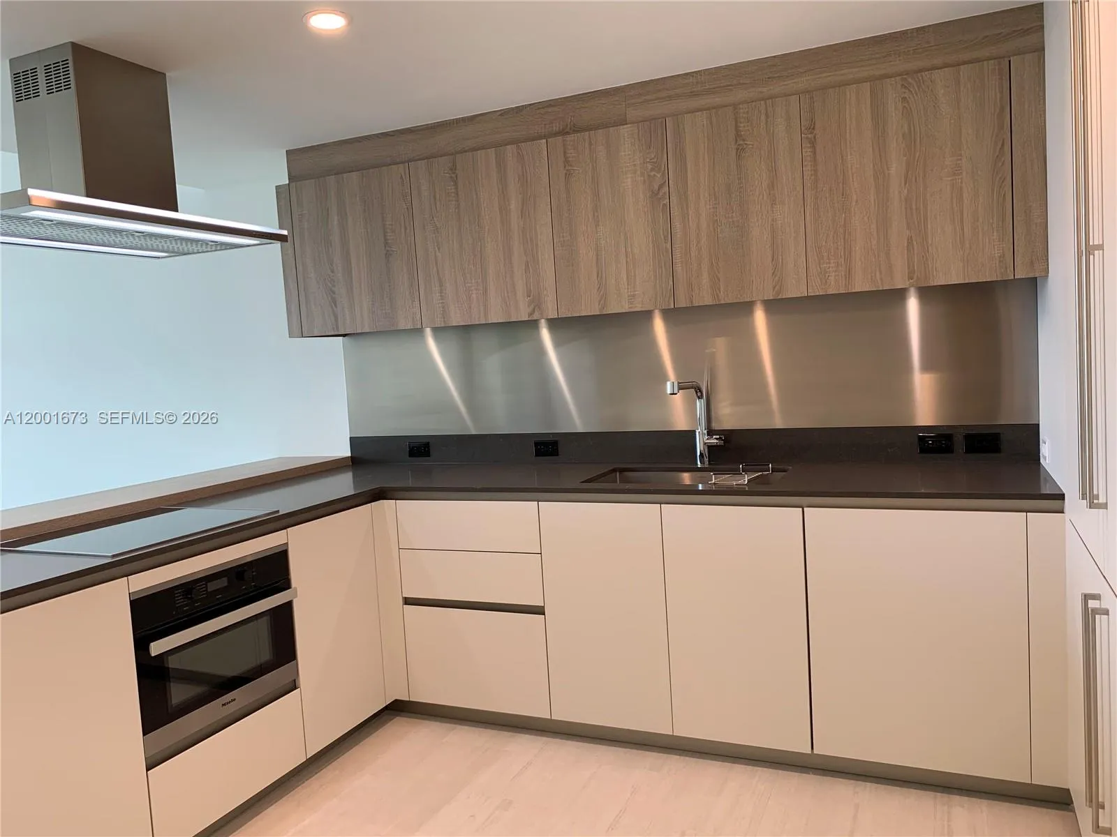 1000 Brickell Plz 3904, Miami, Florida 33131, Miami, Florida 33131, 1 Bedroom Bedrooms, ,1 BathroomBathrooms,Residential,For Sale,1000 Brickell Plz 3904, Miami, Florida 33131,A12001673