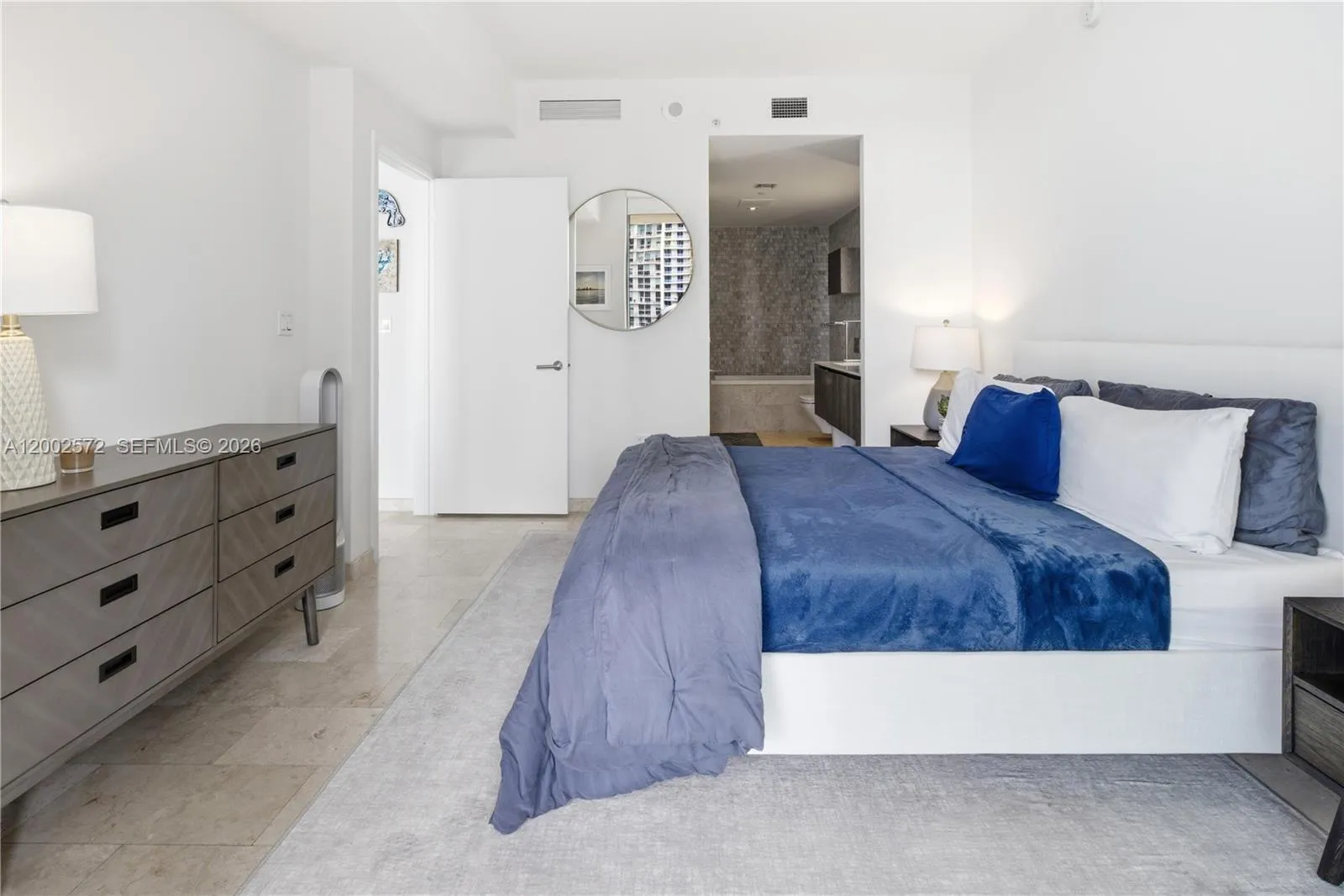 68 Se 6th St 1106, Miami, Florida 33131, Miami, Florida 33131, 1 Bedroom Bedrooms, ,1 BathroomBathrooms,Residential,For Sale,68 Se 6th St 1106, Miami, Florida 33131,A12002572