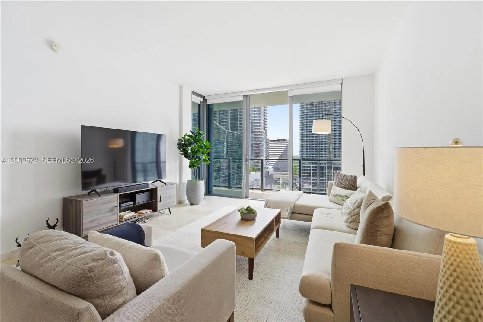 68 Se 6th St 1106, Miami, Florida 33131, Miami, Florida 33131, 1 Bedroom Bedrooms, ,1 BathroomBathrooms,Residential,For Sale,68 Se 6th St 1106, Miami, Florida 33131,A12002572