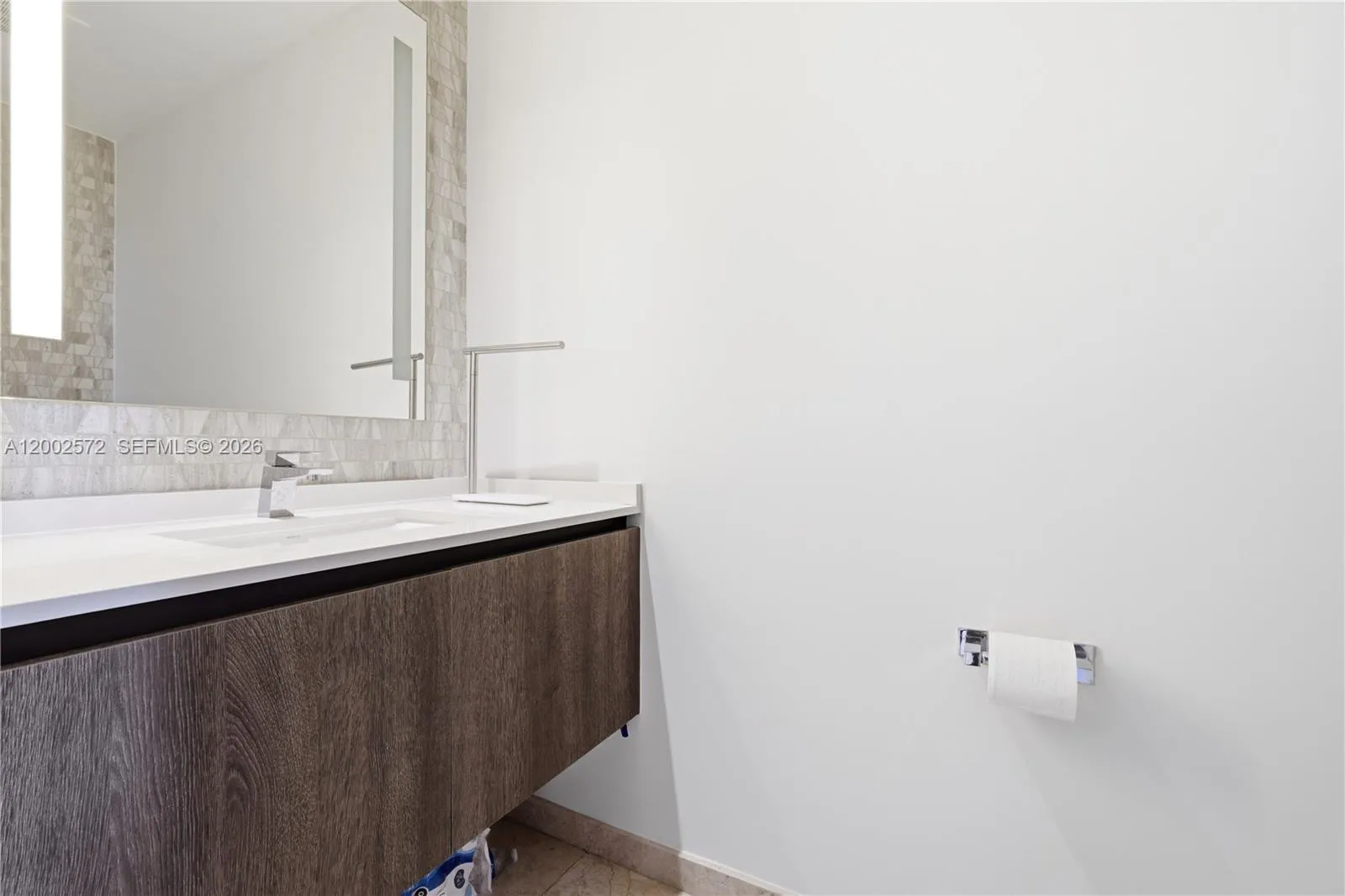 68 Se 6th St 1106, Miami, Florida 33131, Miami, Florida 33131, 1 Bedroom Bedrooms, ,1 BathroomBathrooms,Residential,For Sale,68 Se 6th St 1106, Miami, Florida 33131,A12002572