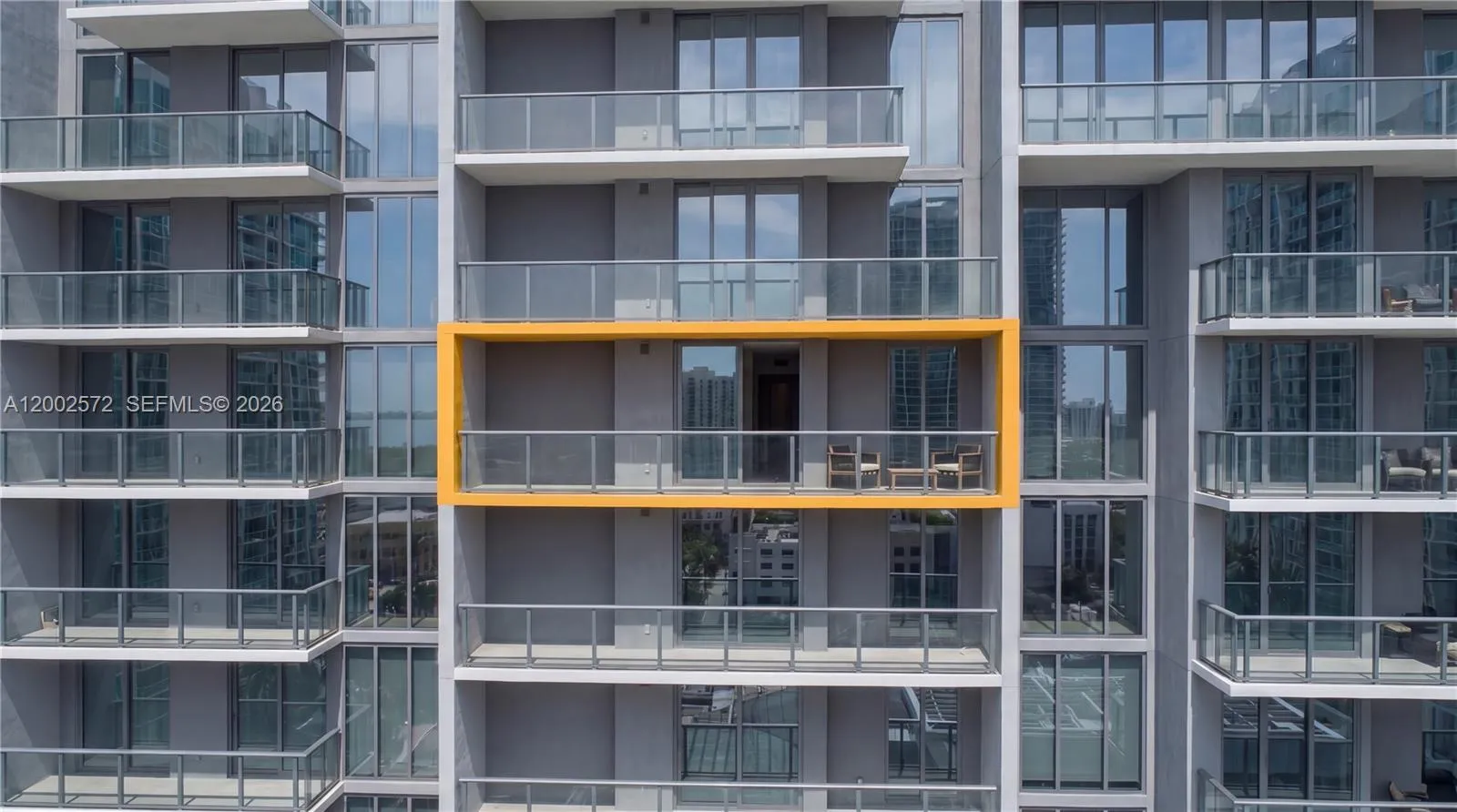 68 Se 6th St 1106, Miami, Florida 33131, Miami, Florida 33131, 1 Bedroom Bedrooms, ,1 BathroomBathrooms,Residential,For Sale,68 Se 6th St 1106, Miami, Florida 33131,A12002572