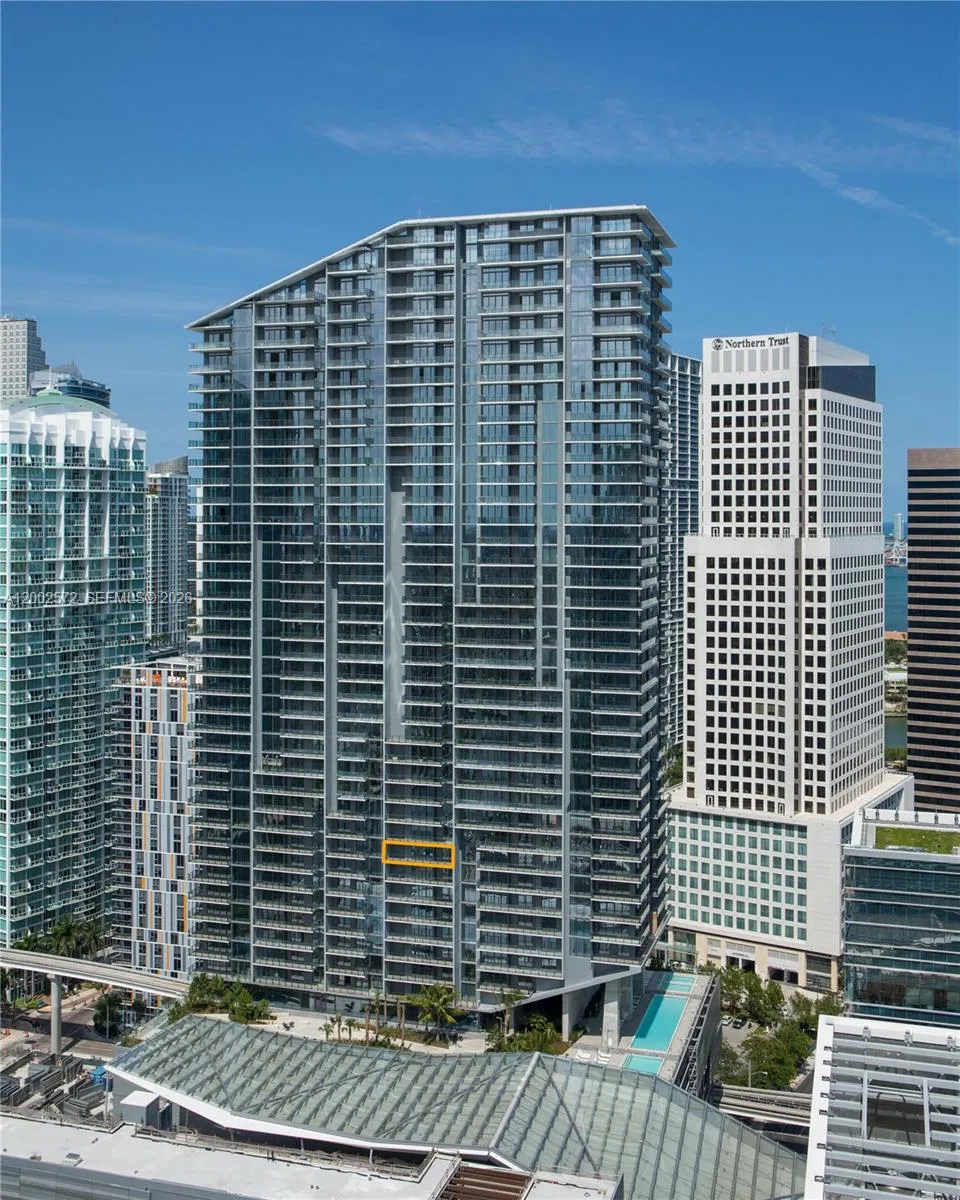 68 Se 6th St 1106, Miami, Florida 33131, Miami, Florida 33131, 1 Bedroom Bedrooms, ,1 BathroomBathrooms,Residential,For Sale,68 Se 6th St 1106, Miami, Florida 33131,A12002572