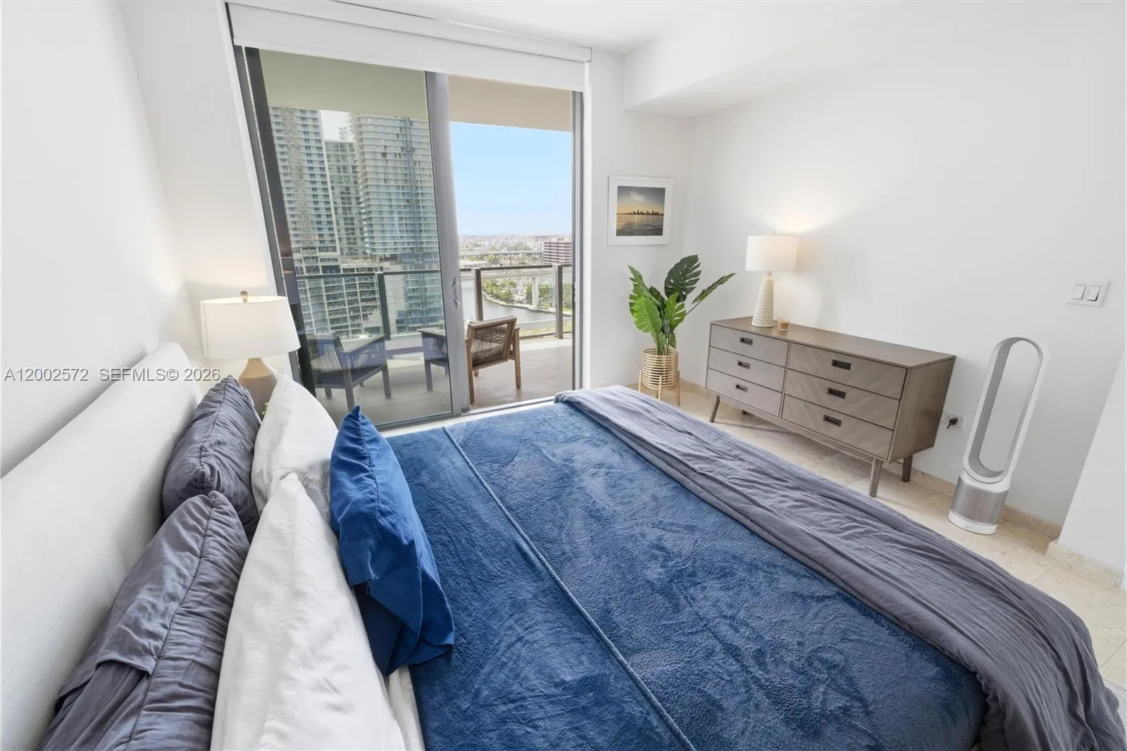 68 Se 6th St 1106, Miami, Florida 33131, Miami, Florida 33131, 1 Bedroom Bedrooms, ,1 BathroomBathrooms,Residential,For Sale,68 Se 6th St 1106, Miami, Florida 33131,A12002572