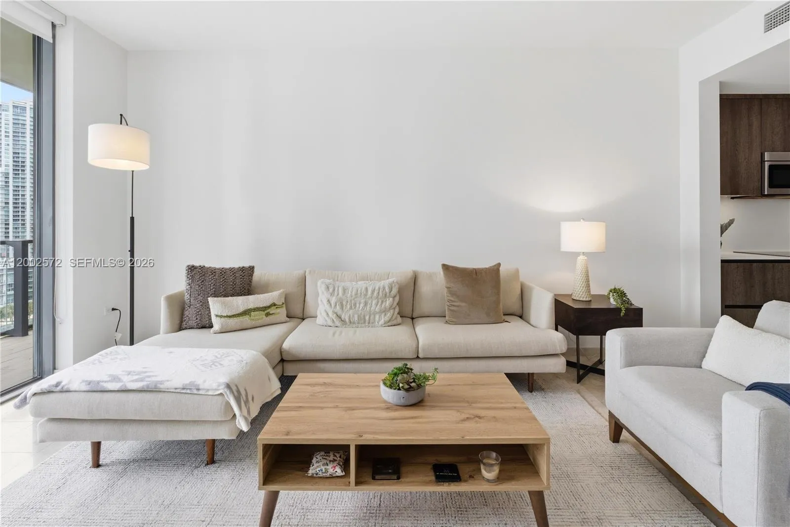 68 Se 6th St 1106, Miami, Florida 33131, Miami, Florida 33131, 1 Bedroom Bedrooms, ,1 BathroomBathrooms,Residential,For Sale,68 Se 6th St 1106, Miami, Florida 33131,A12002572