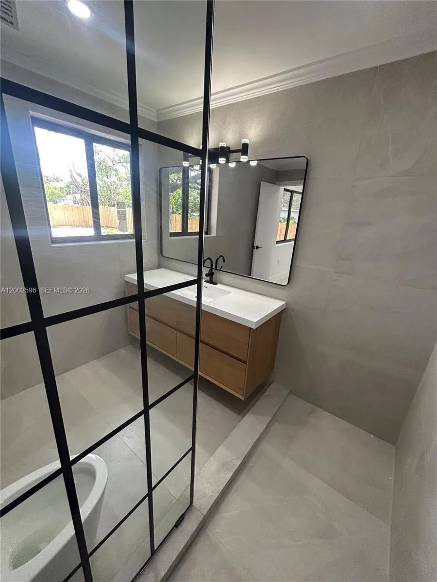 1242 Ne 145th St, Miami, Florida 33161, Miami, Florida 33161, 3 Bedrooms Bedrooms, ,2 BathroomsBathrooms,Residential,For Sale,1242 Ne 145th St, Miami, Florida 33161,A12002596