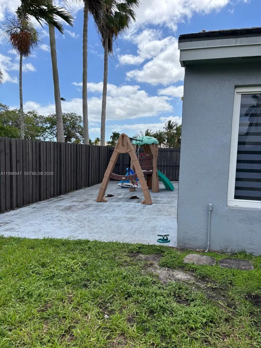 15891 Sw 76th St, Miami, Florida 33193, Miami, Florida 33193, 3 Bedrooms Bedrooms, ,2 BathroomsBathrooms,Residential,For Sale,15891 Sw 76th St, Miami, Florida 33193,A11996847