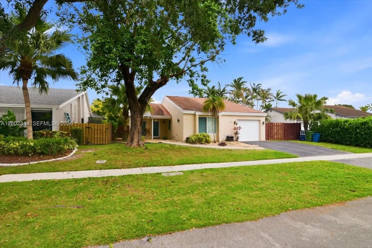 500 Sw 167th Ter, Weston, Florida 33326, Weston, Florida 33326, 3 Bedrooms Bedrooms, ,2 BathroomsBathrooms,Residential,For Sale,500 Sw 167th Ter, Weston, Florida 33326,A12002344