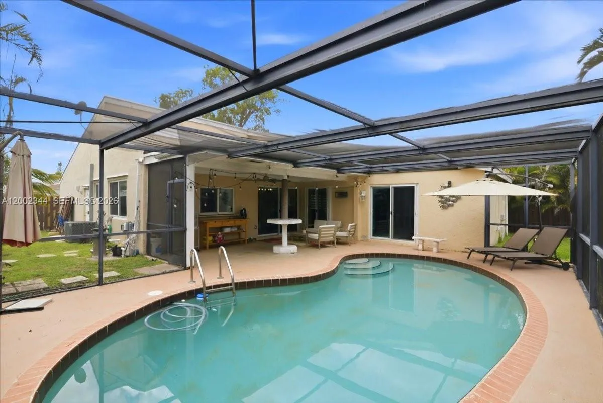 500 Sw 167th Ter, Weston, Florida 33326, Weston, Florida 33326, 3 Bedrooms Bedrooms, ,2 BathroomsBathrooms,Residential,For Sale,500 Sw 167th Ter, Weston, Florida 33326,A12002344