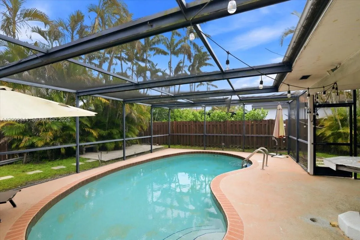 500 Sw 167th Ter, Weston, Florida 33326, Weston, Florida 33326, 3 Bedrooms Bedrooms, ,2 BathroomsBathrooms,Residential,For Sale,500 Sw 167th Ter, Weston, Florida 33326,A12002344