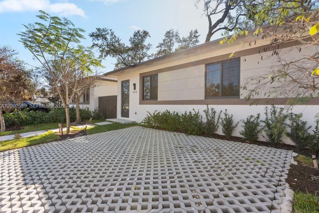4518 Nw 4th St, Miami, Florida 33126, Miami, Florida 33126, 4 Bedrooms Bedrooms, ,3 BathroomsBathrooms,Residential,For Sale,4518 Nw 4th St, Miami, Florida 33126,A12002589