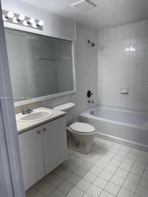 Miami, Florida 33126, 1 Bedroom Bedrooms, ,1 BathroomBathrooms,Residential Lease,For Rent,A12002677