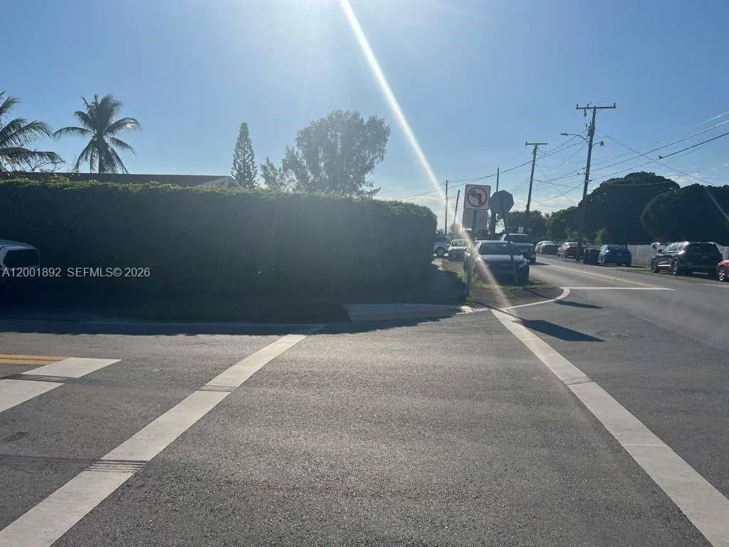 6900 Sw 22nd St, Miami, Florida 33155, Miami, Florida 33155, 3 Bedrooms Bedrooms, ,2 BathroomsBathrooms,Residential,For Sale,6900 Sw 22nd St, Miami, Florida 33155,A12001892