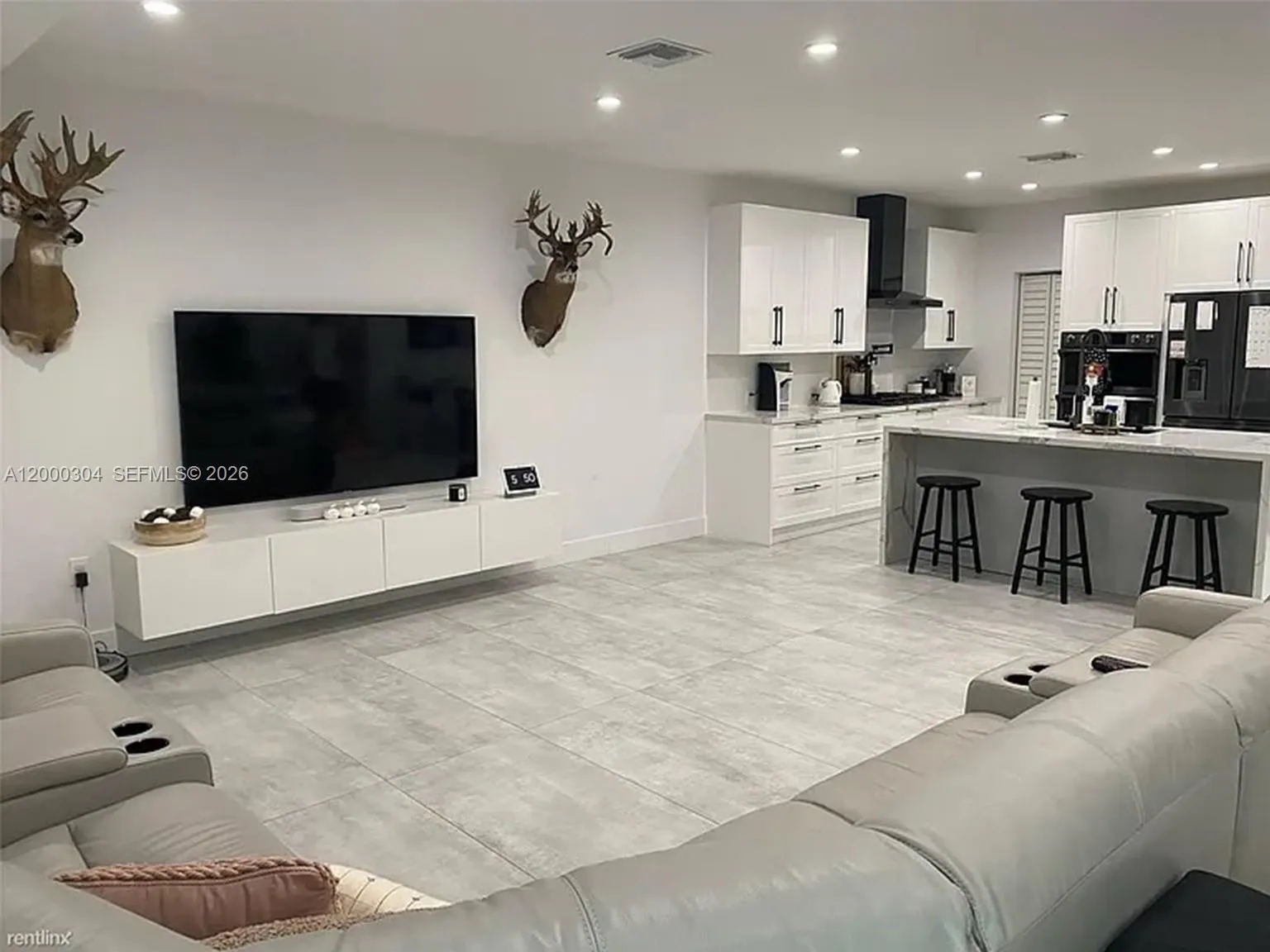 1935 Sw 24th Ter, Miami, Florida 33145, Miami, Florida 33145, 2 Bedrooms Bedrooms, ,1 BathroomBathrooms,Residential Lease,For Rent,1935 Sw 24th Ter, Miami, Florida 33145,A12000304