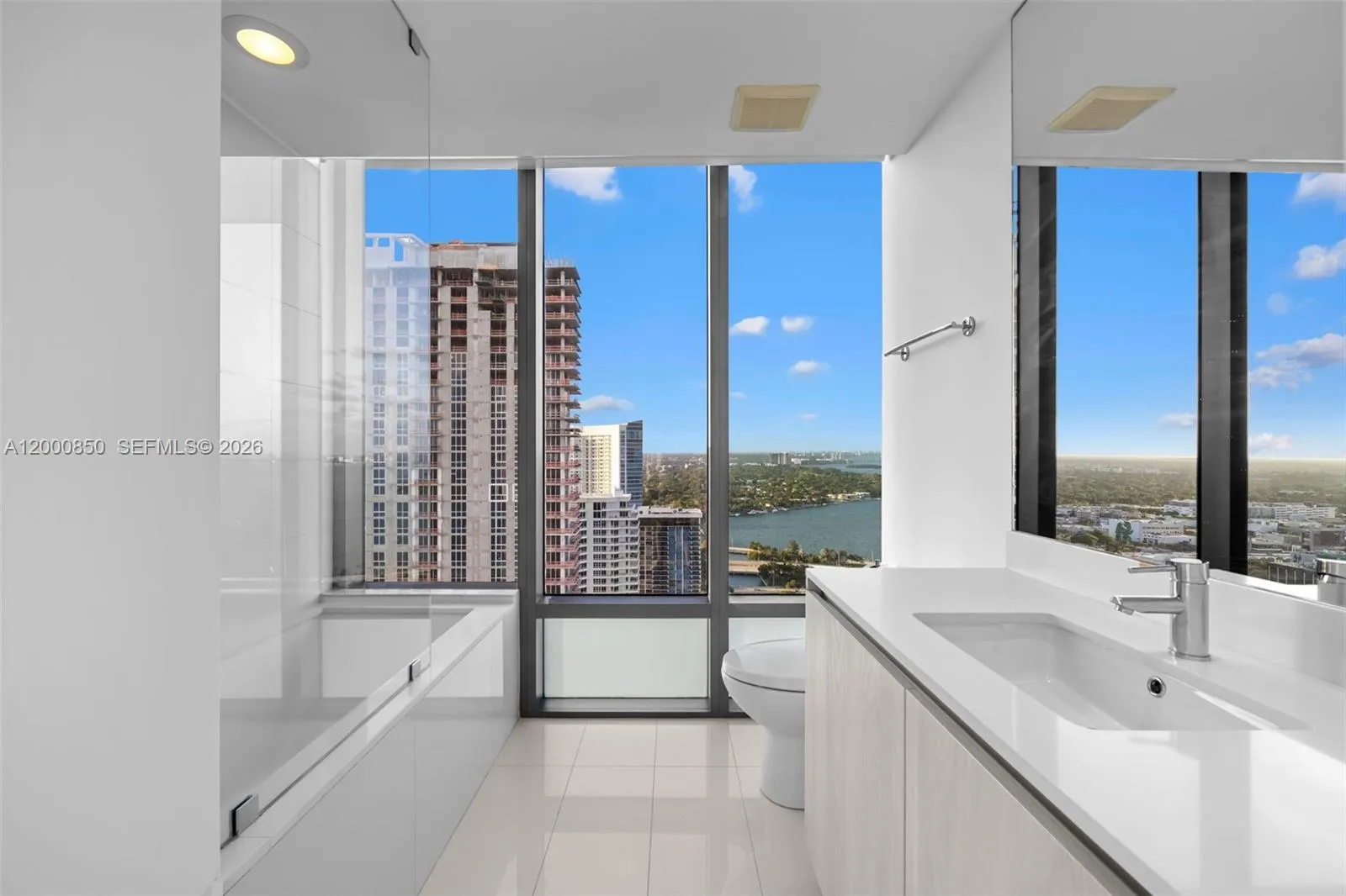 3131 Ne 7th Ave 3306, Miami, Florida 33137, Miami, Florida 33137, 3 Bedrooms Bedrooms, ,3 BathroomsBathrooms,Residential,For Sale,3131 Ne 7th Ave 3306, Miami, Florida 33137,A12000850