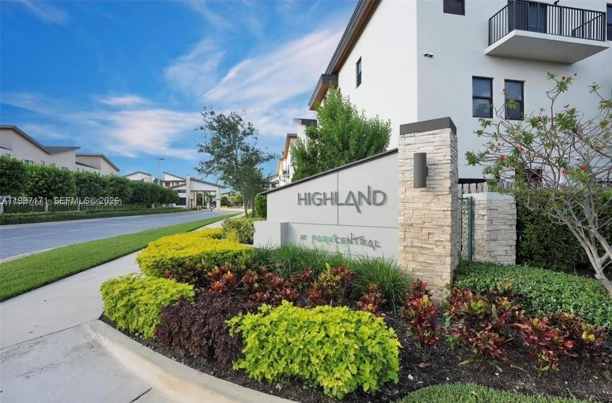 10437 Nw 82nd St 1, Doral, Florida 33178, Doral, Florida 33178, 3 Bedrooms Bedrooms, ,2 BathroomsBathrooms,Residential Lease,For Rent,10437 Nw 82nd St 1, Doral, Florida 33178,A11997171