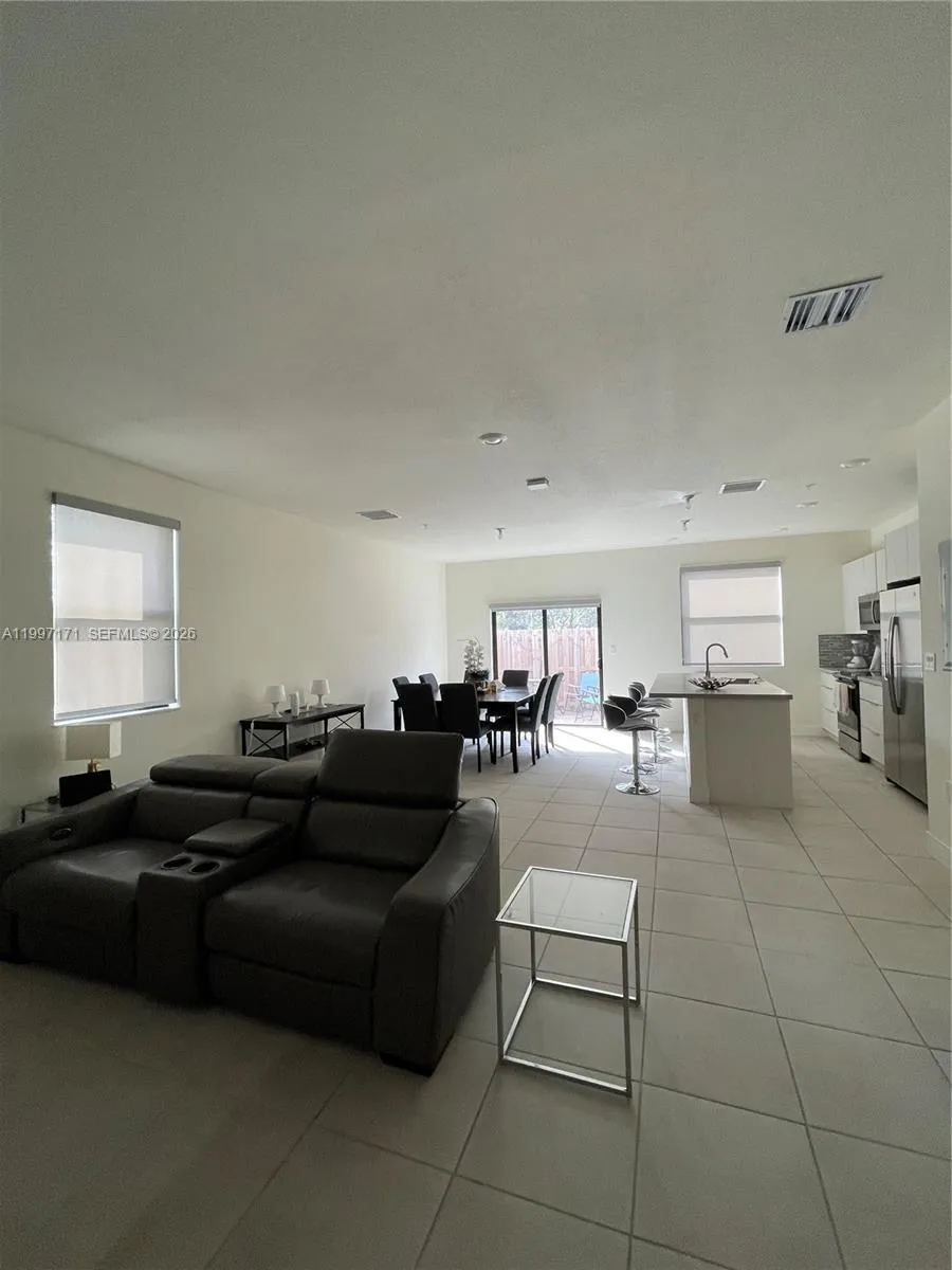 10437 Nw 82nd St 1, Doral, Florida 33178, Doral, Florida 33178, 3 Bedrooms Bedrooms, ,2 BathroomsBathrooms,Residential Lease,For Rent,10437 Nw 82nd St 1, Doral, Florida 33178,A11997171