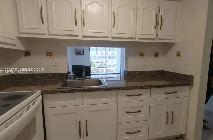 2935 Ne 163rd St 4q, North Miami Beach, Florida 33, North Miami Beach, Florida 33160, 1 Bedroom Bedrooms, ,1 BathroomBathrooms,Residential,For Sale,2935 Ne 163rd St 4q, North Miami Beach, Florida 33,A12002747