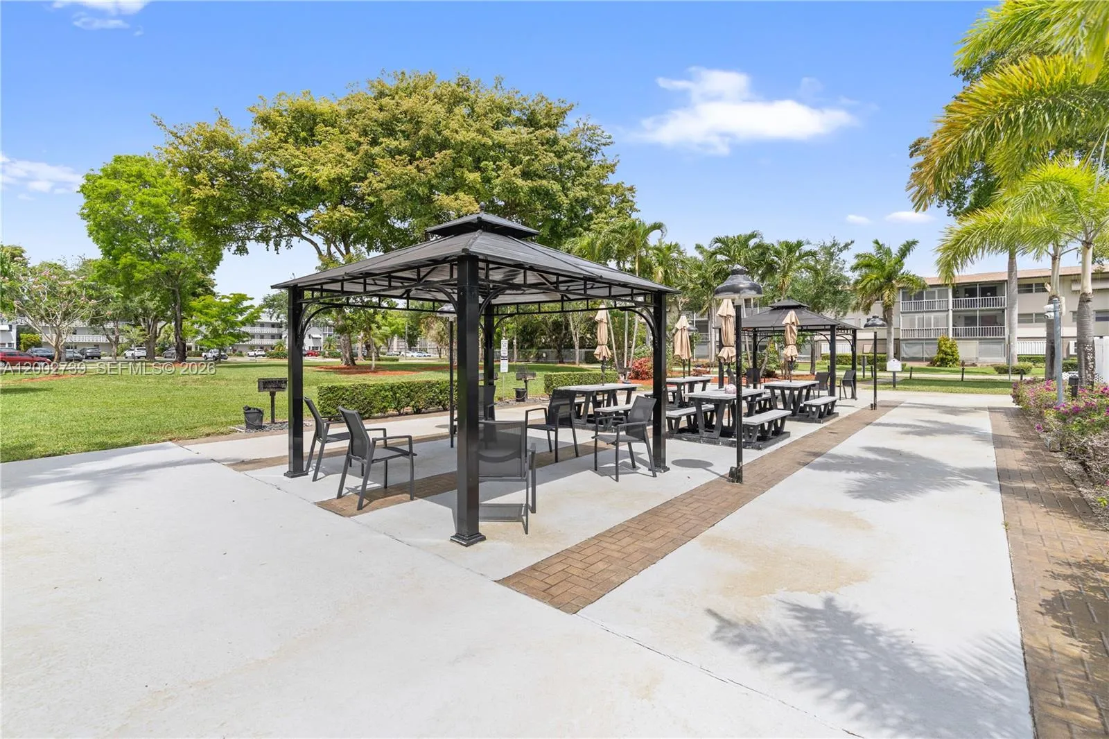 1000 Hillcrest Ct 214, Hollywood, Florida 33021, Hollywood, Florida 33021, 2 Bedrooms Bedrooms, ,2 BathroomsBathrooms,Residential,For Sale,1000 Hillcrest Ct 214, Hollywood, Florida 33021,A12002739