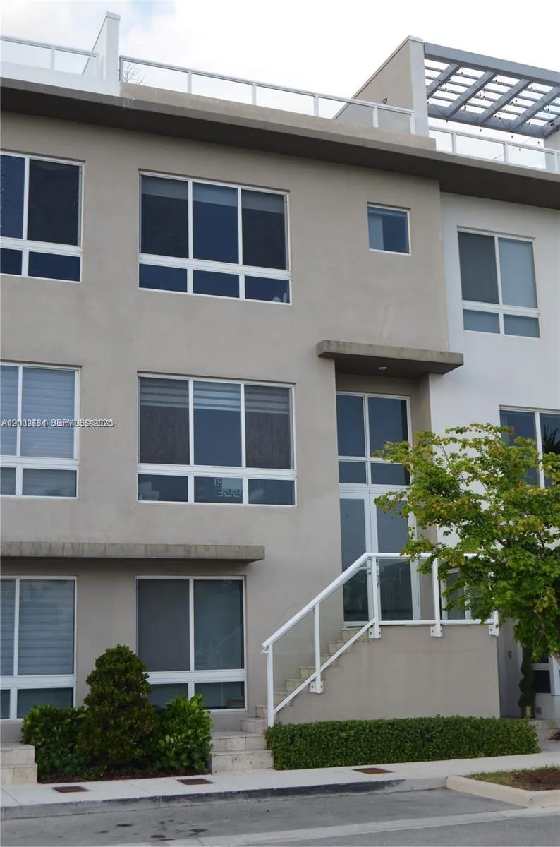 10347 Nw 64th Ln, Doral, Florida 33178, Doral, Florida 33178, 3 Bedrooms Bedrooms, ,4 BathroomsBathrooms,Residential Lease,For Rent,10347 Nw 64th Ln, Doral, Florida 33178,A12002784
