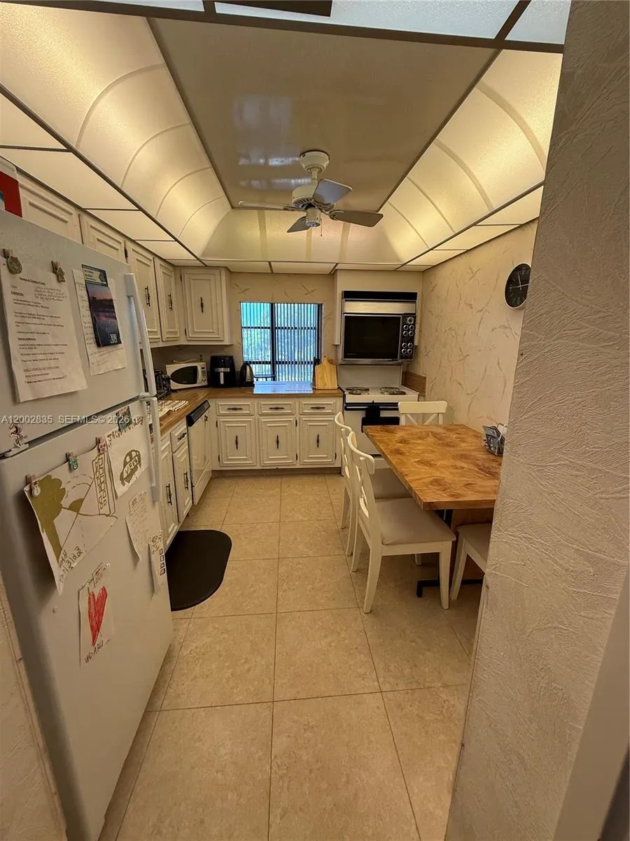 1000 Parkview Dr 407, Hallandale Beach, Florida 33, Hallandale Beach, Florida 33009, 2 Bedrooms Bedrooms, ,2 BathroomsBathrooms,Residential,For Sale,1000 Parkview Dr 407, Hallandale Beach, Florida 33,A12002835